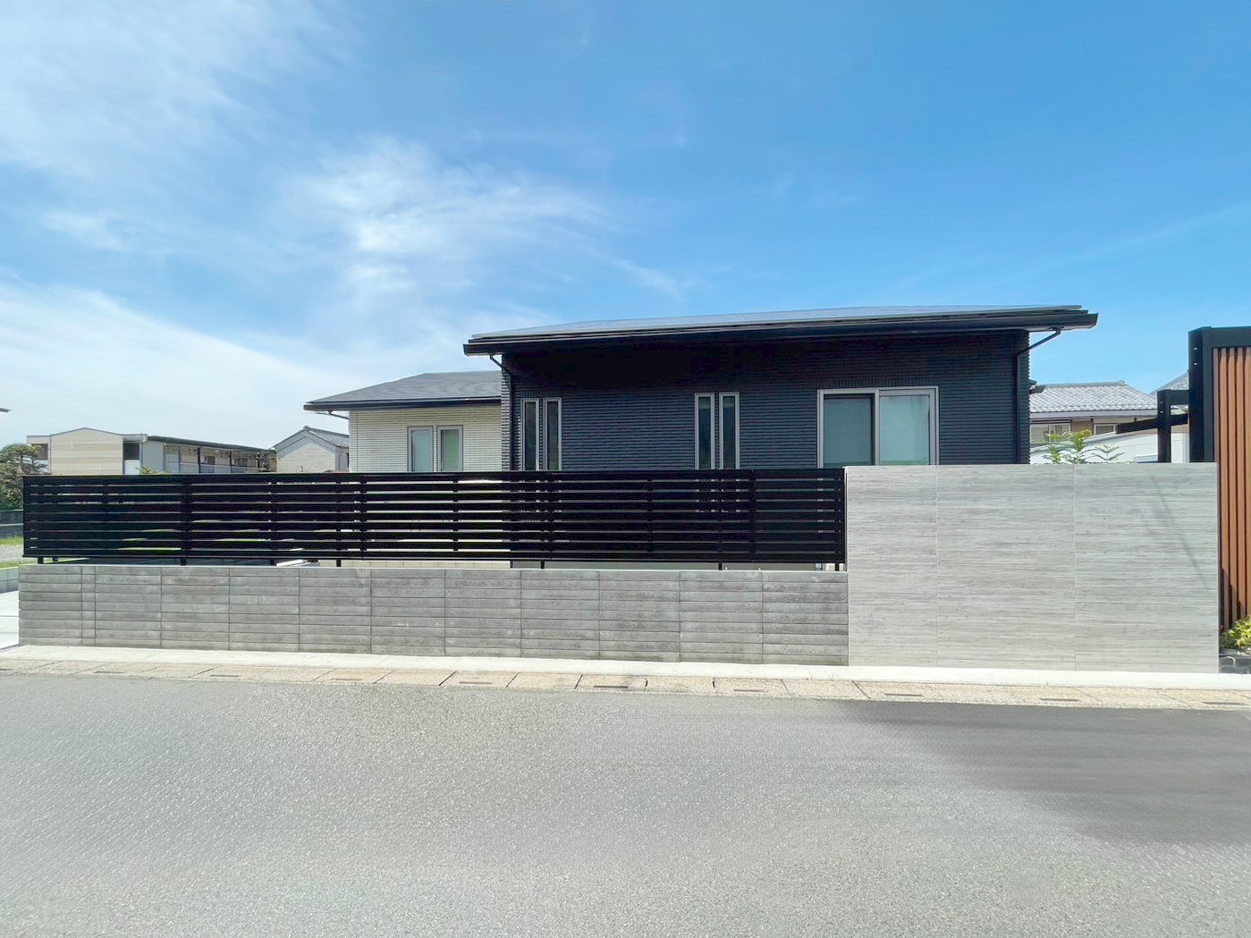 羽生市のシンプルモダンな新築外構