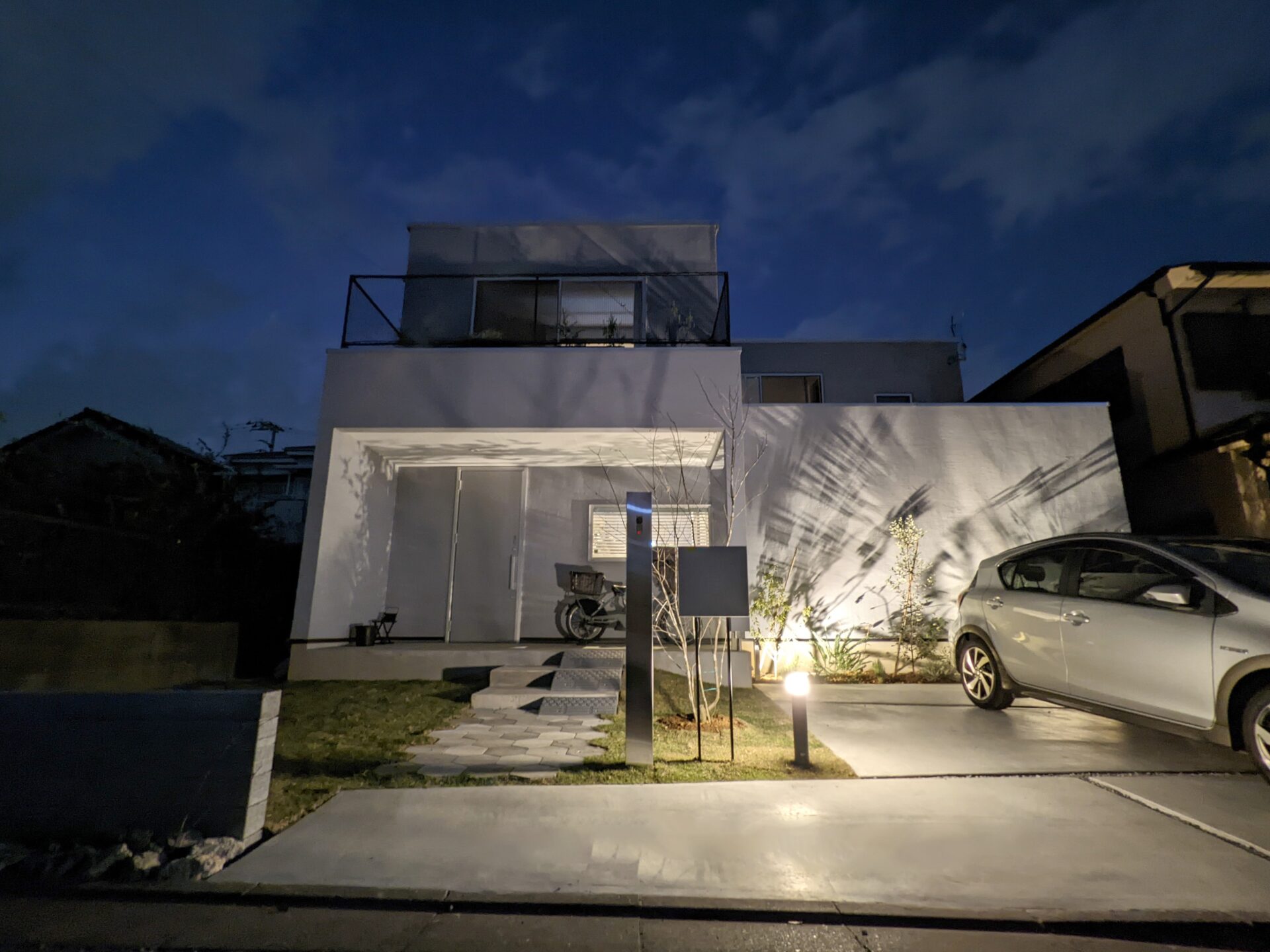 北本市のシンプルモダンんな新築外構