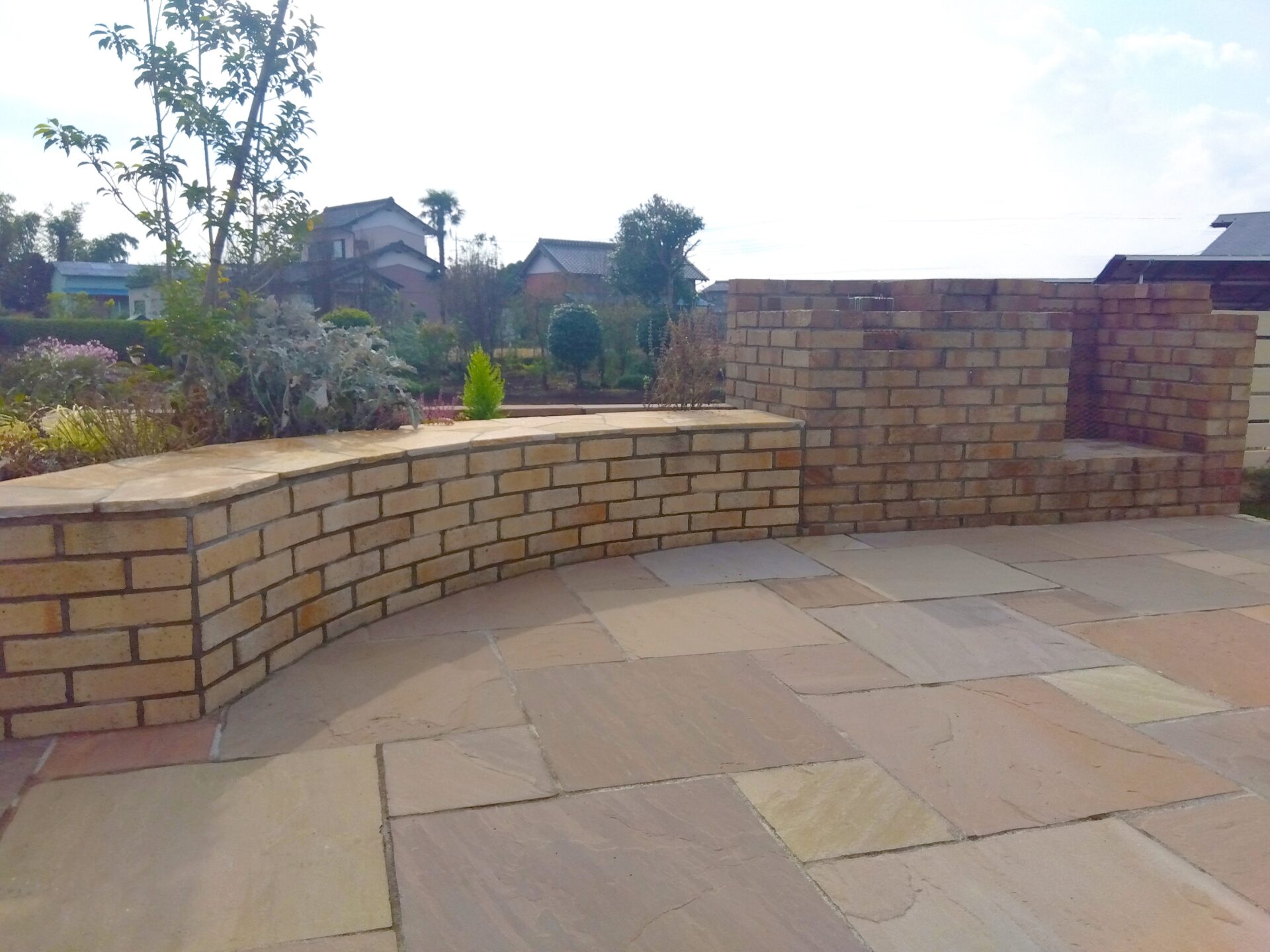 鴻巣市　BBQ炉が印象的なナチュラルなお庭