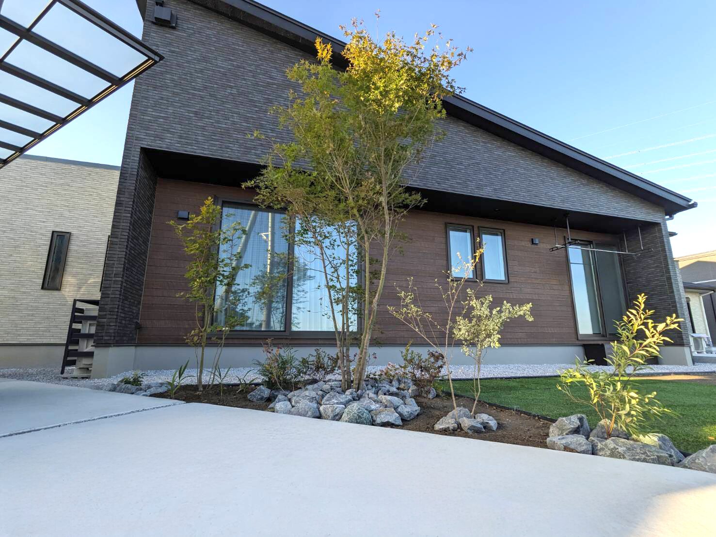 深谷市のシンプルモダンな新築外構