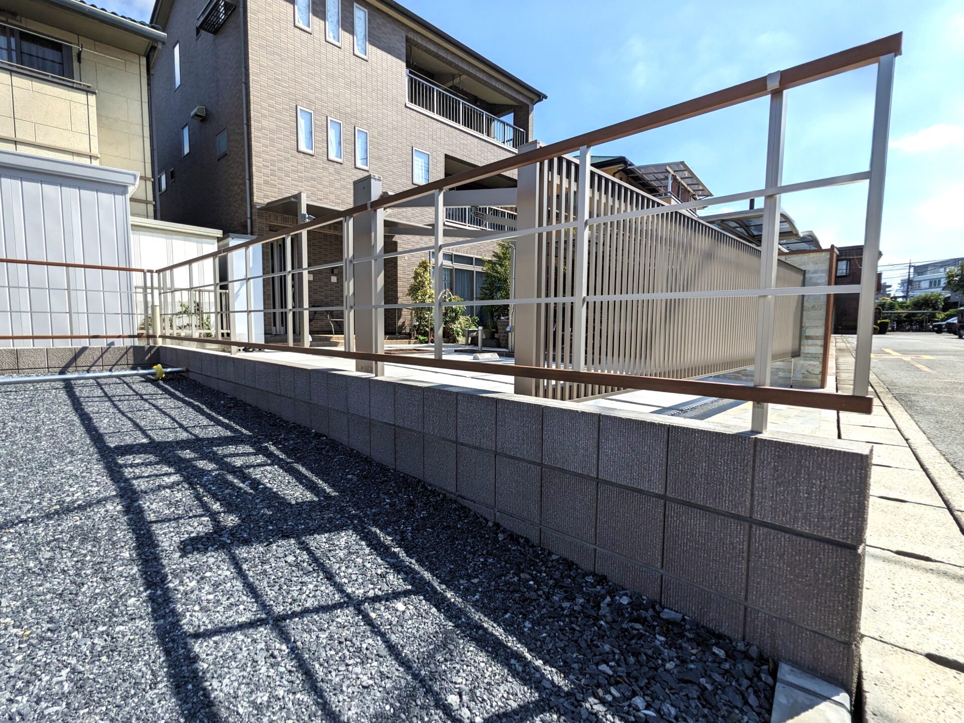 坂戸市のお庭のリフォ―ム、ナチュラルなクローズ外構