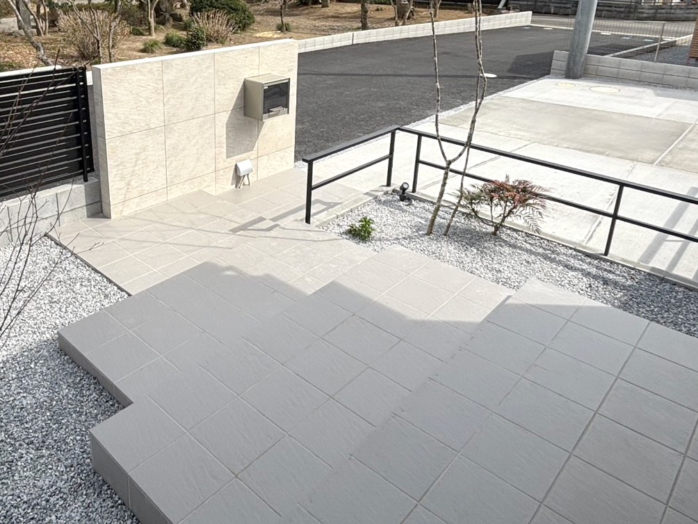 加須市のシンプルモダンな新築外構