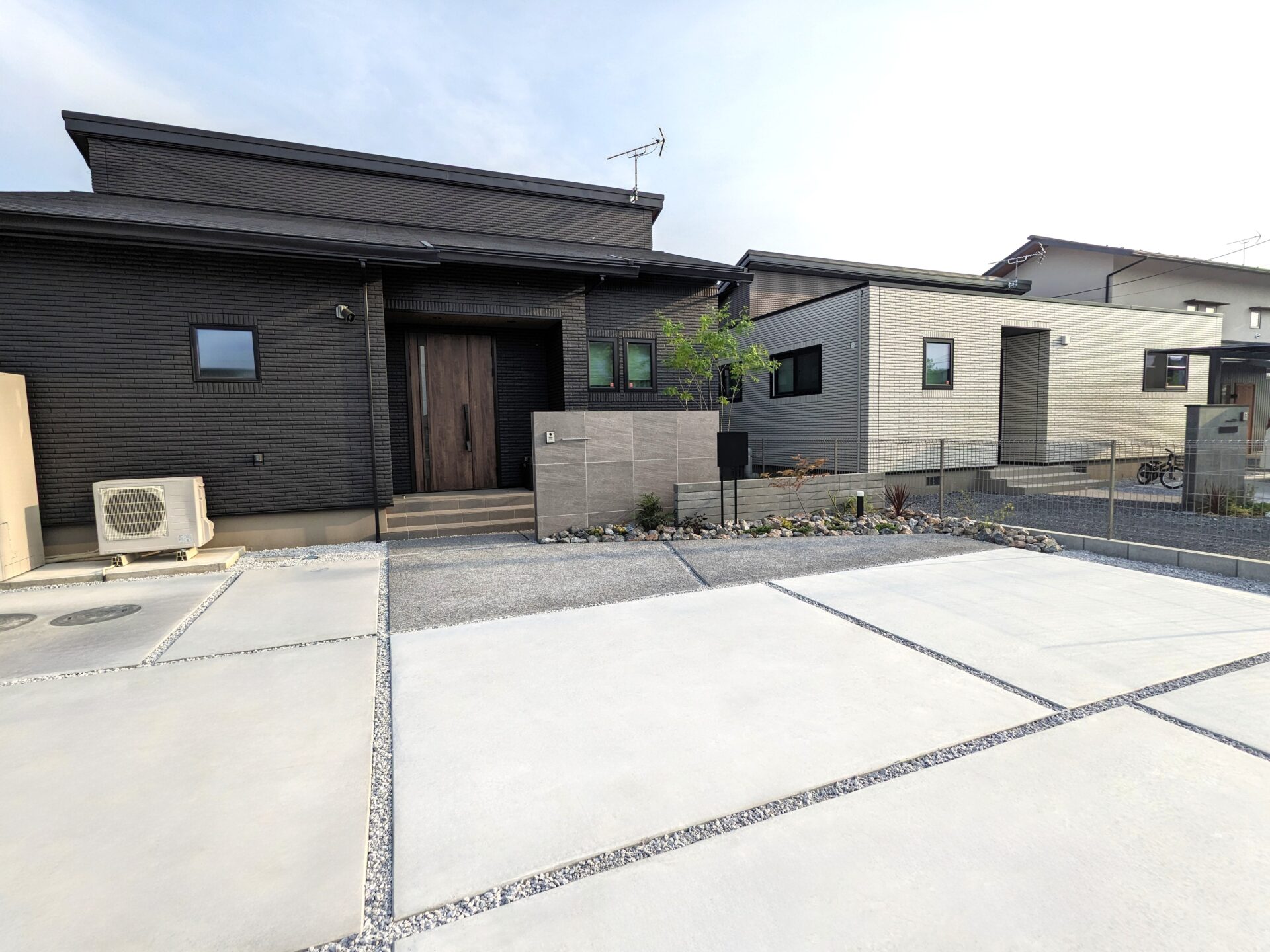 羽生市のシンプルモダンな新築外構