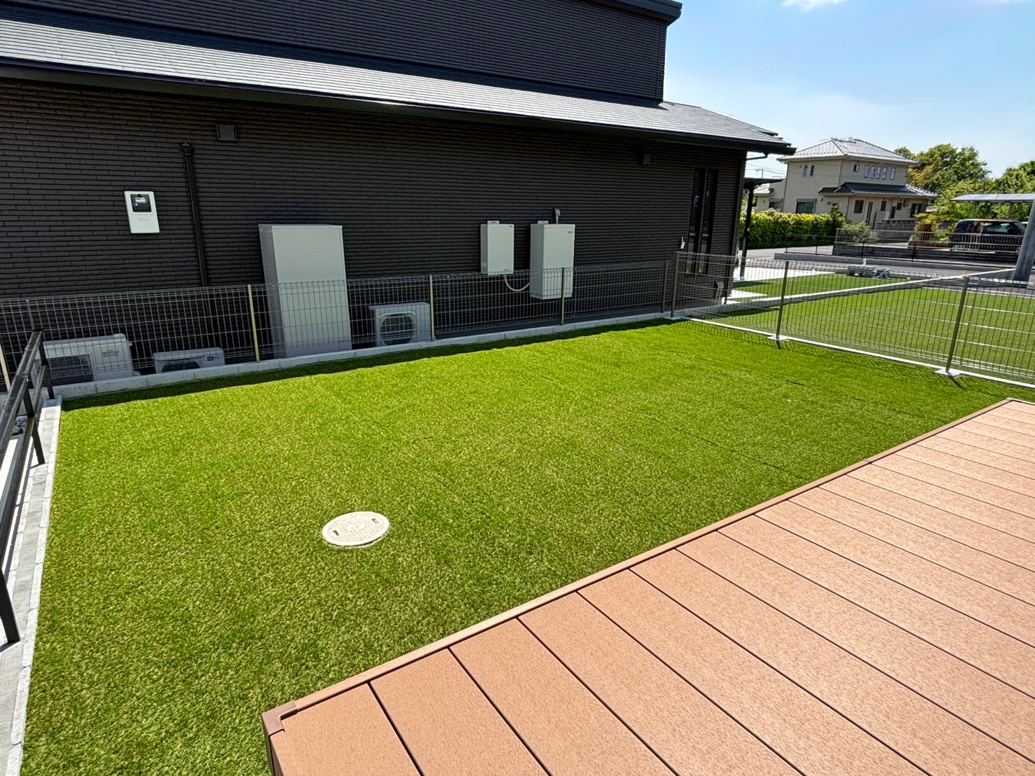 加須市のシンプルモダンな新築外構