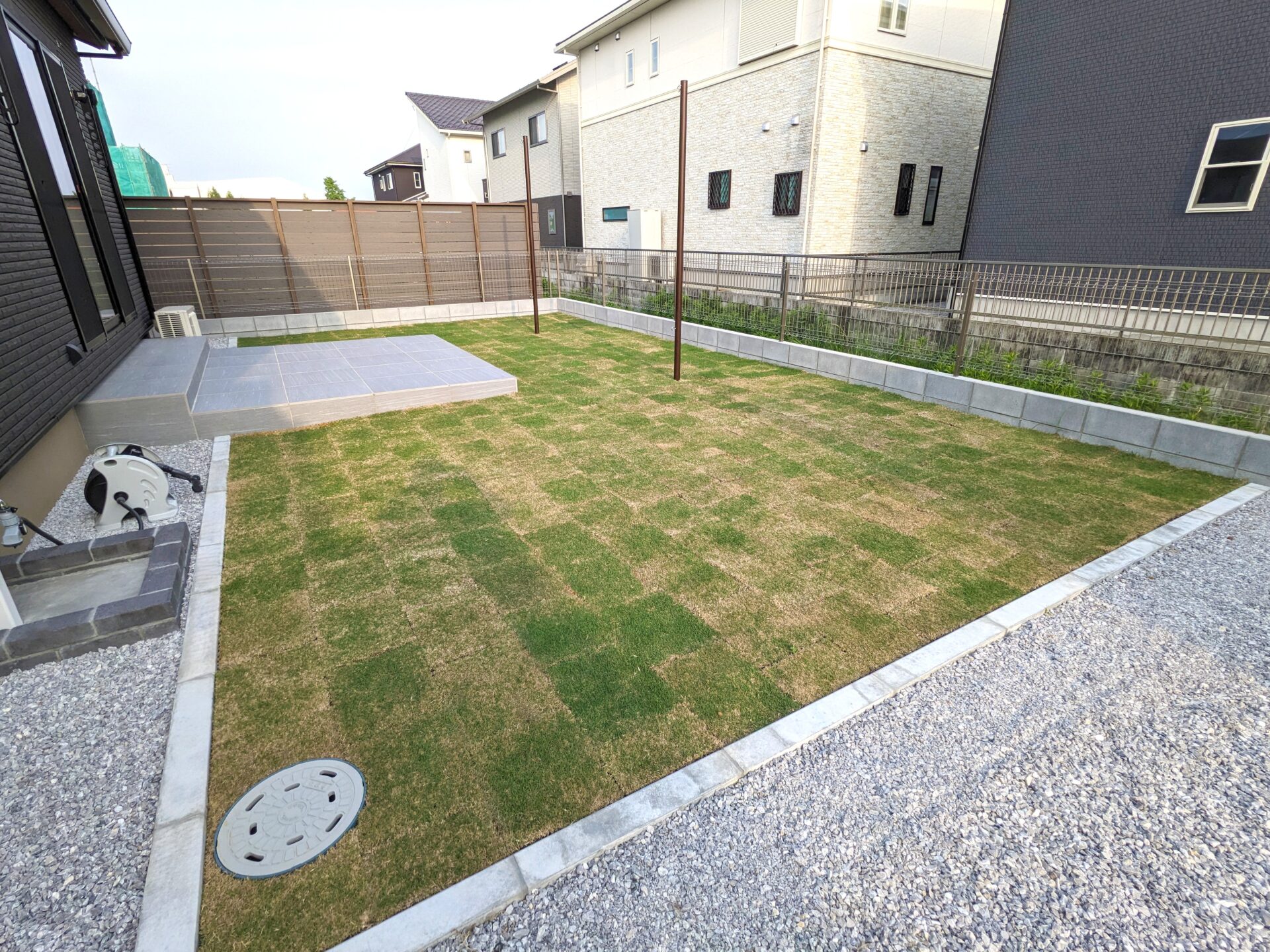 羽生市のシンプルモダンな新築外構