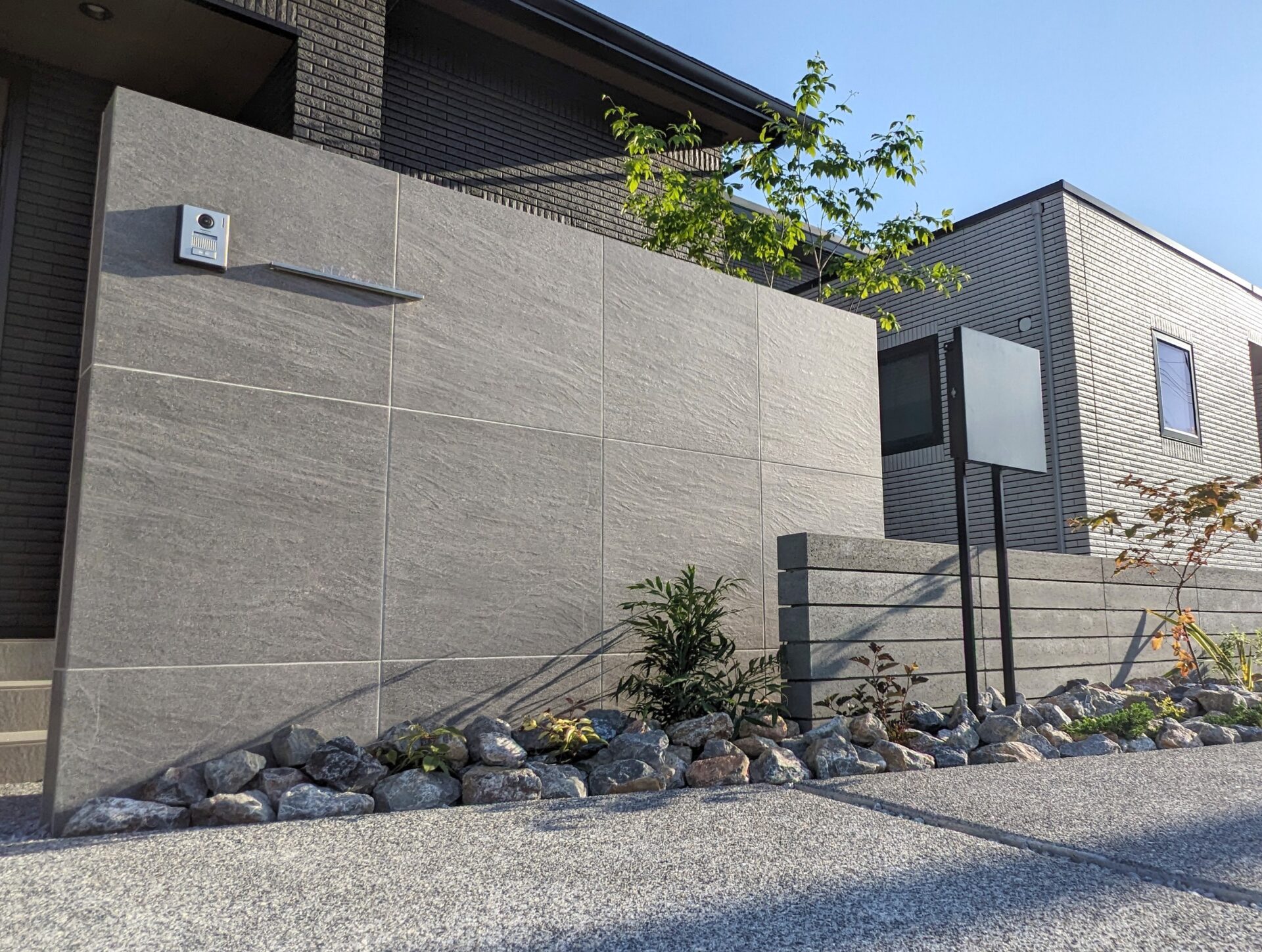 羽生市のシンプルモダンな新築外構