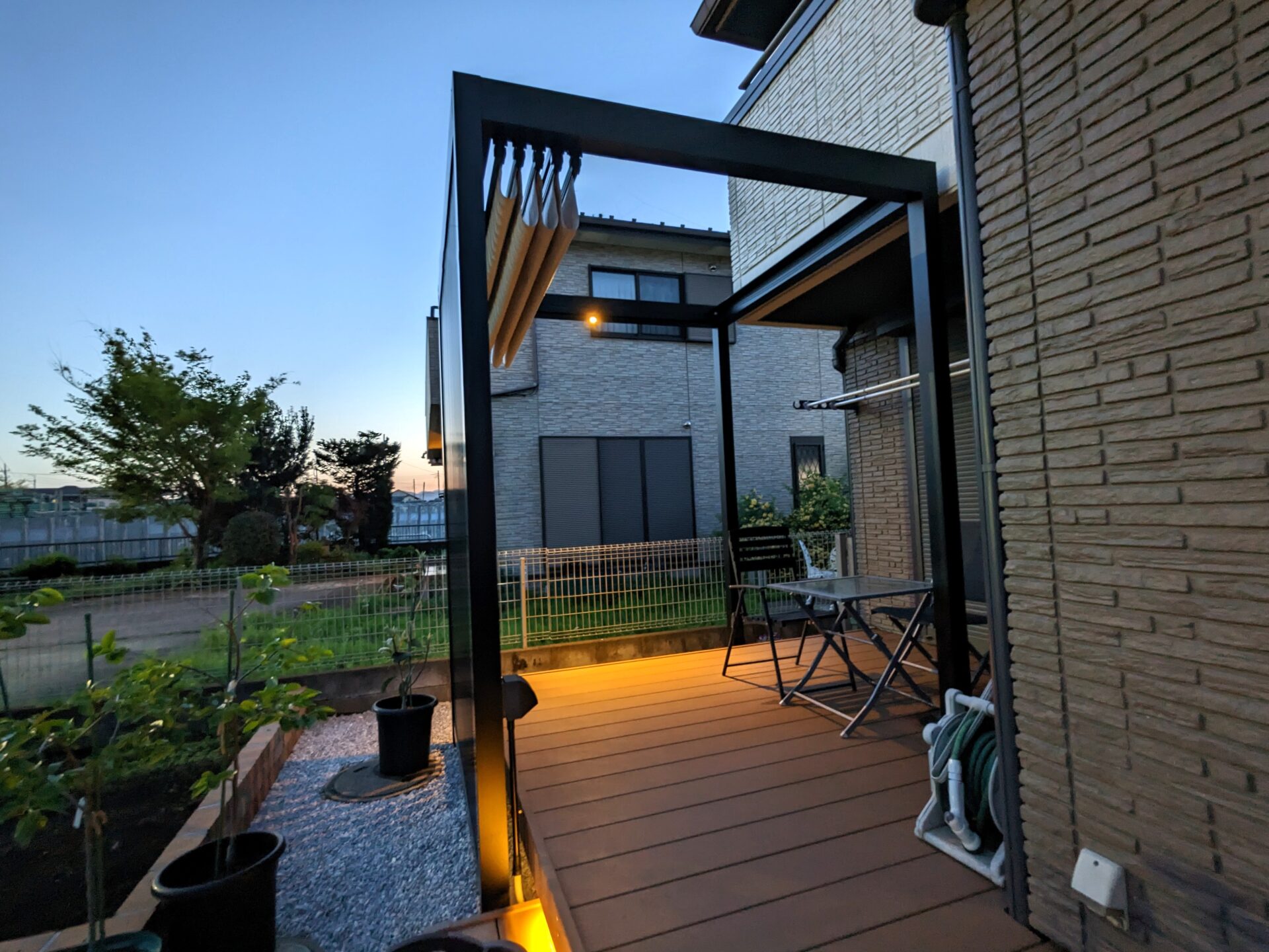 坂戸市　夜も美しく映えるガーデンテラスのテラス屋根
